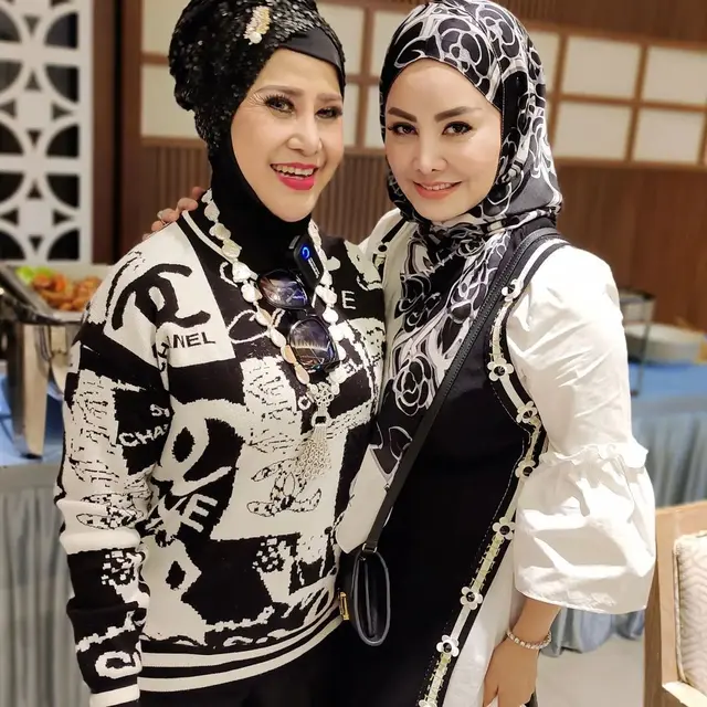 6 Momen Reuni Pedangdut Era 80-an, Gaya Elvy Sukaesih Curi Perhatian