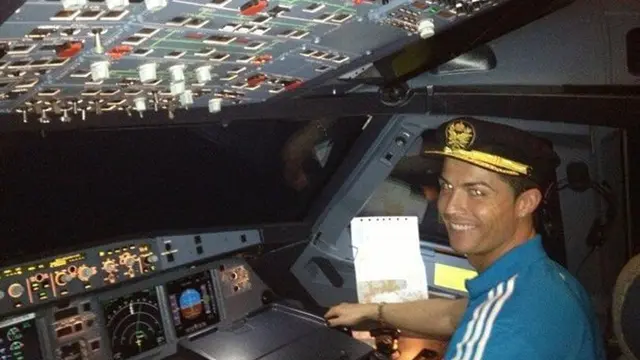 Cristiano Ronaldo jadi pilot
