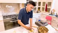 6 Interior Dapur Rumah Ruben Onsu Konsep Modern Minimalis, Homey Tapi Tetap Mewah