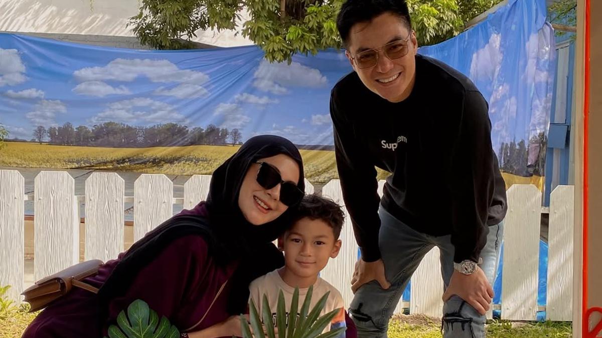 6 Potret Paula Verhoeven Hadiri Acara Sekolah Kiano, Kompak Bareng Baim Wong