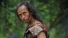 Yayan Ruhian tak henti mencetak prestasi membanggakan. Setelah adu akting dengan Keanu Reeves dalam John Wick: Parabellum (2019), ia membintangi film Mat Kilau: Kebangkitan Pejuang. Dalam film arahan sineas Syamsul Yusof, ia memerankan Toga. Yayan Ruhian mengatakan, Mat Kilau kini jadi film Malaysia terlaris sepanjang sejarah dengan pendapatan lebih dari 100 juta ringgit, melibas Avengers: Endgame. Wow! (Foto: Dok. Kembara Film)