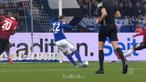 Gelandang pinjaman Juventus yang kini bermain di Schalke mencetak gol perdana di Bundesliga. This video is presented by Ballball.