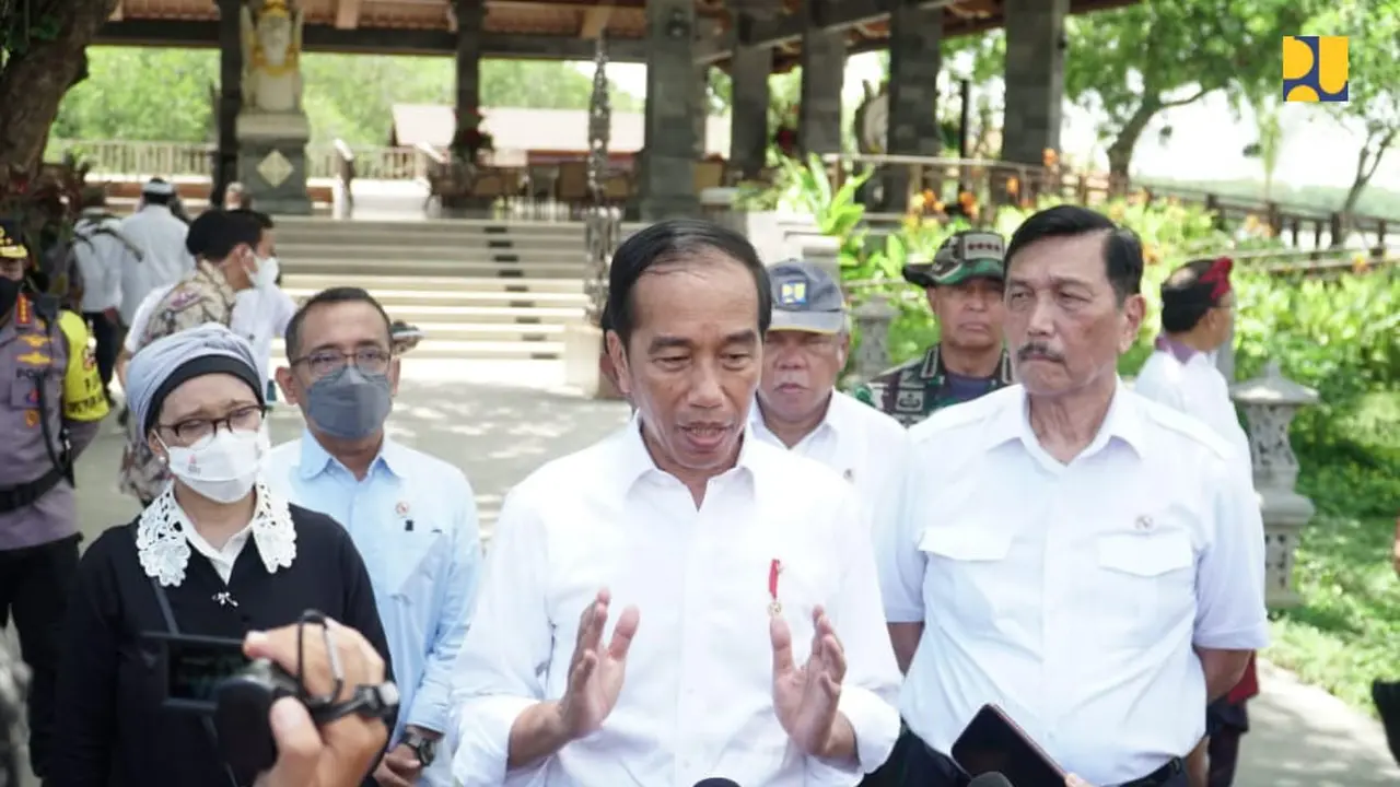 Presiden Joko Widodo atau Jokowi bertolak menuju Provinsi Sulawesi Tenggara (Sultra) untuk melakukan kunjungan kerja mulai Minggu 12 Mei 2024. Ada sejumlah agenda yang dilakukan Jokowi saat kunker ke Sultra.