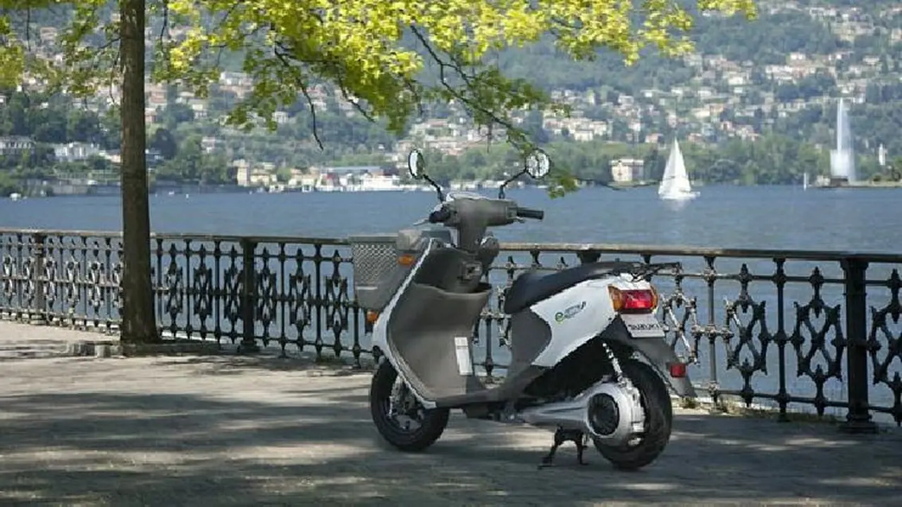 Motor Listrik Suzuki Siap 'Nyetrum' pada 2020 (Drivespark)