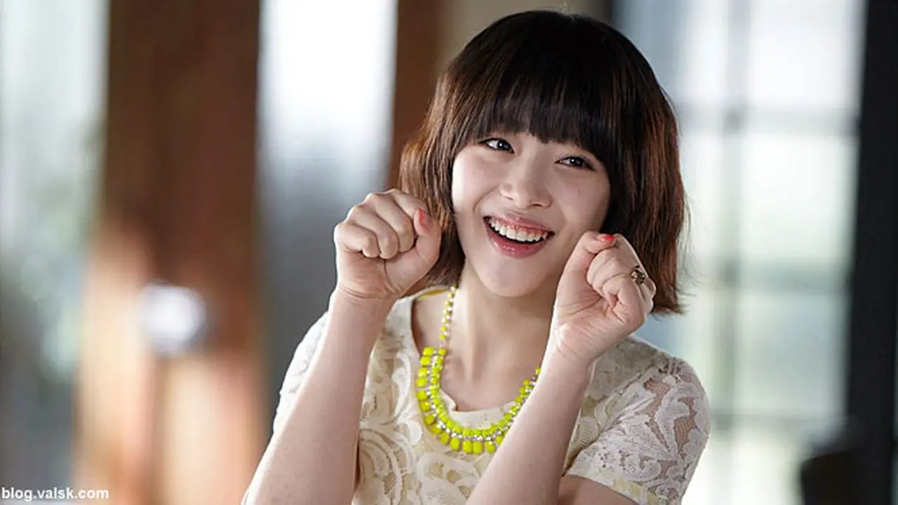 sulli-fx-130807b.jpg