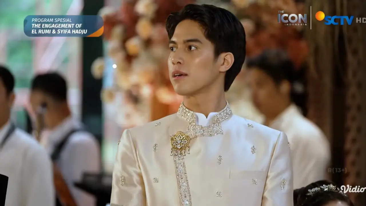 El Rumi Saat Lamar Syifa Hadju. (SCTV)