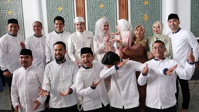 [Bintang] Resmi Menikah, Ini 8 Momen Pernikahan Tommy Kurniawan dan Lisya Nurrahmi