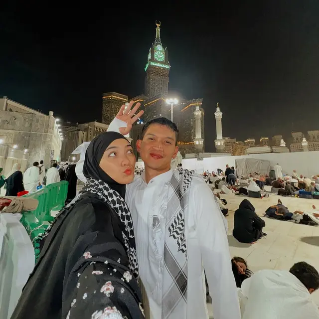 6 Potret Citra Kirana dan Rezky Aditya Umrah, Mengejar Malam Lailatul Qadar di 27 Ramadan
