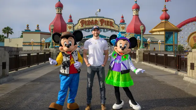 Foto Chris Evans yang jadi Viral. (Twitter/ Pixar)