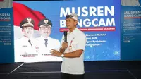 Kepala Badan Perencanaan Pembangunan Daerah (Bappeda), Banyuwangi, Suyanto Waspotondo saat Musrenbang tingkat kecamatan, Rabu (5/2).