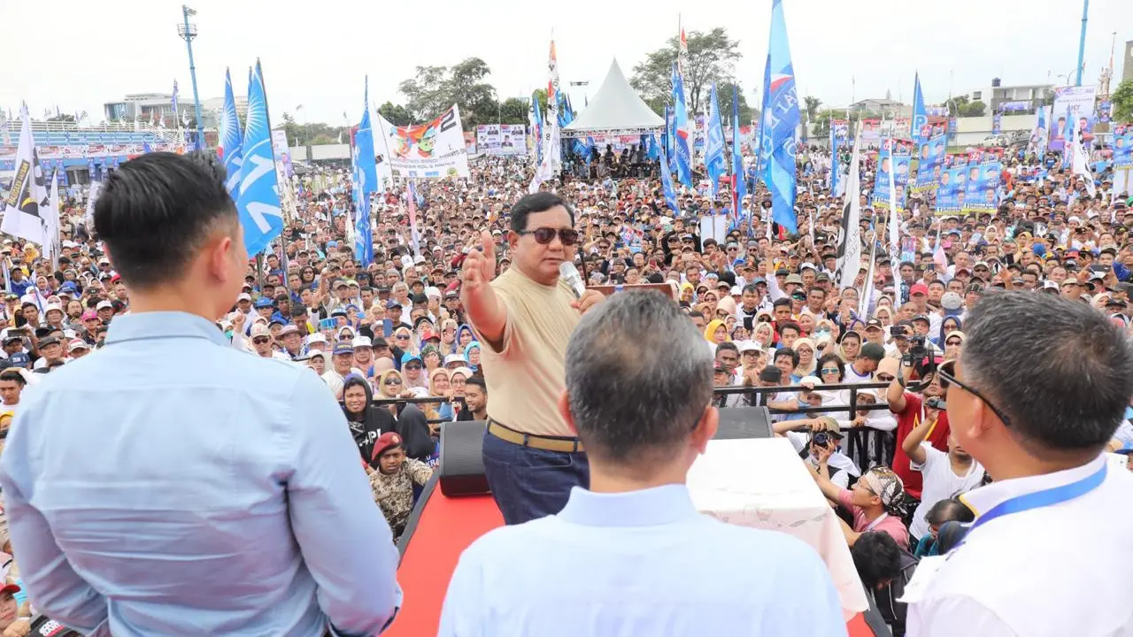 Calon presiden nomor urut 02, Prabowo Subianto kampanye dilapangan Sidolig, Bandung, Jawa Barat