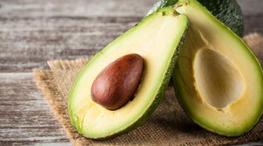 Redakan Radang Sendi dengan Alpukat (Eugenia Lucasenco/Shutterstock)