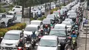 Sejumlah kendaraan melintas di Jalan HR Rasuna Said, Kuningan, Jakarta, Kamis (22/6). Pemprov DKI berencana akan menambah ruas jalan yang tidak boleh dilalui oleh sepeda motor di tiga ruas jalan protokol ibu kota. (Liputan6.com/Immanuel Antonius)