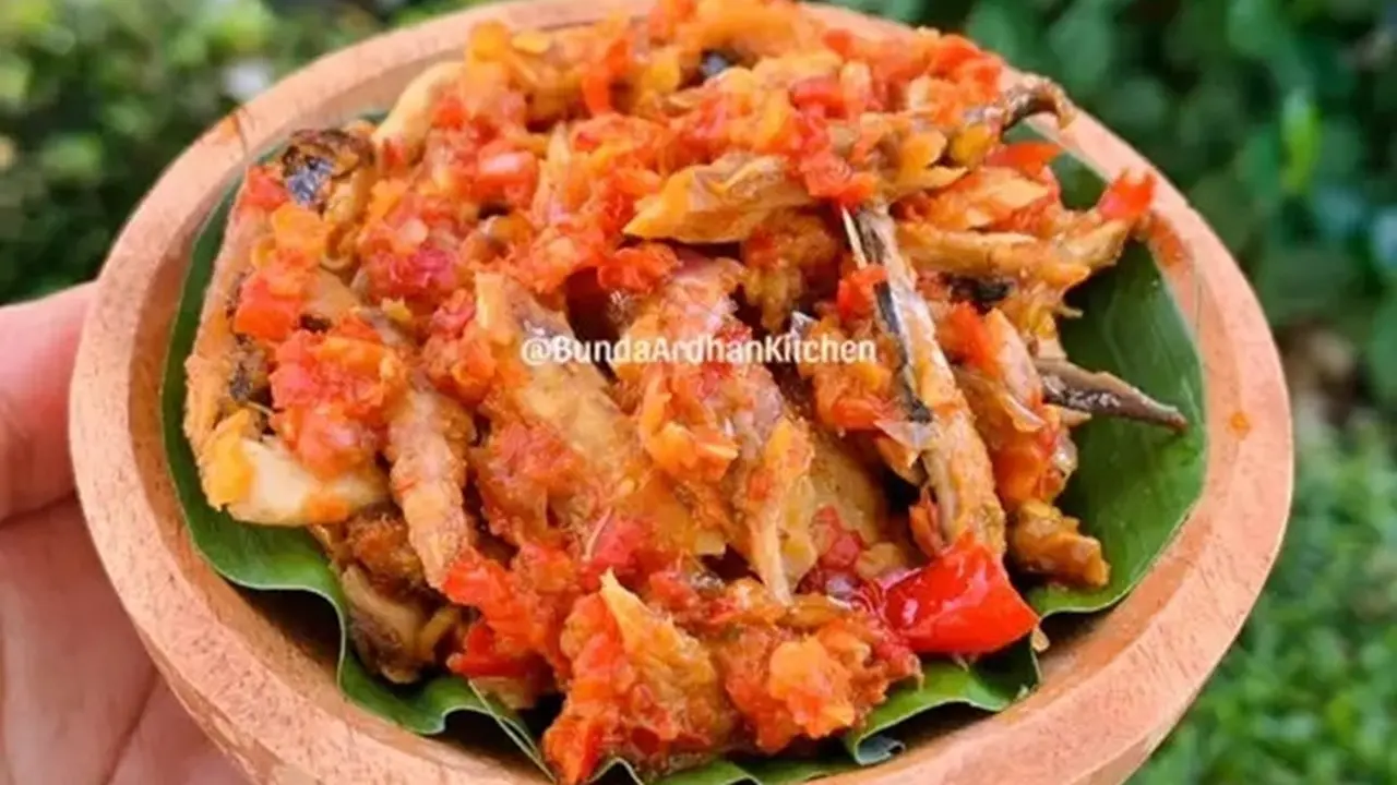 Resep sambal pindang suwir. (dok. Cookpad @BundaArdhanKitchen)