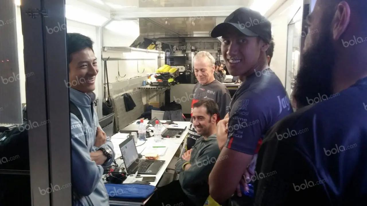 Rio Haryanto dan Sean Gelael (kanan)