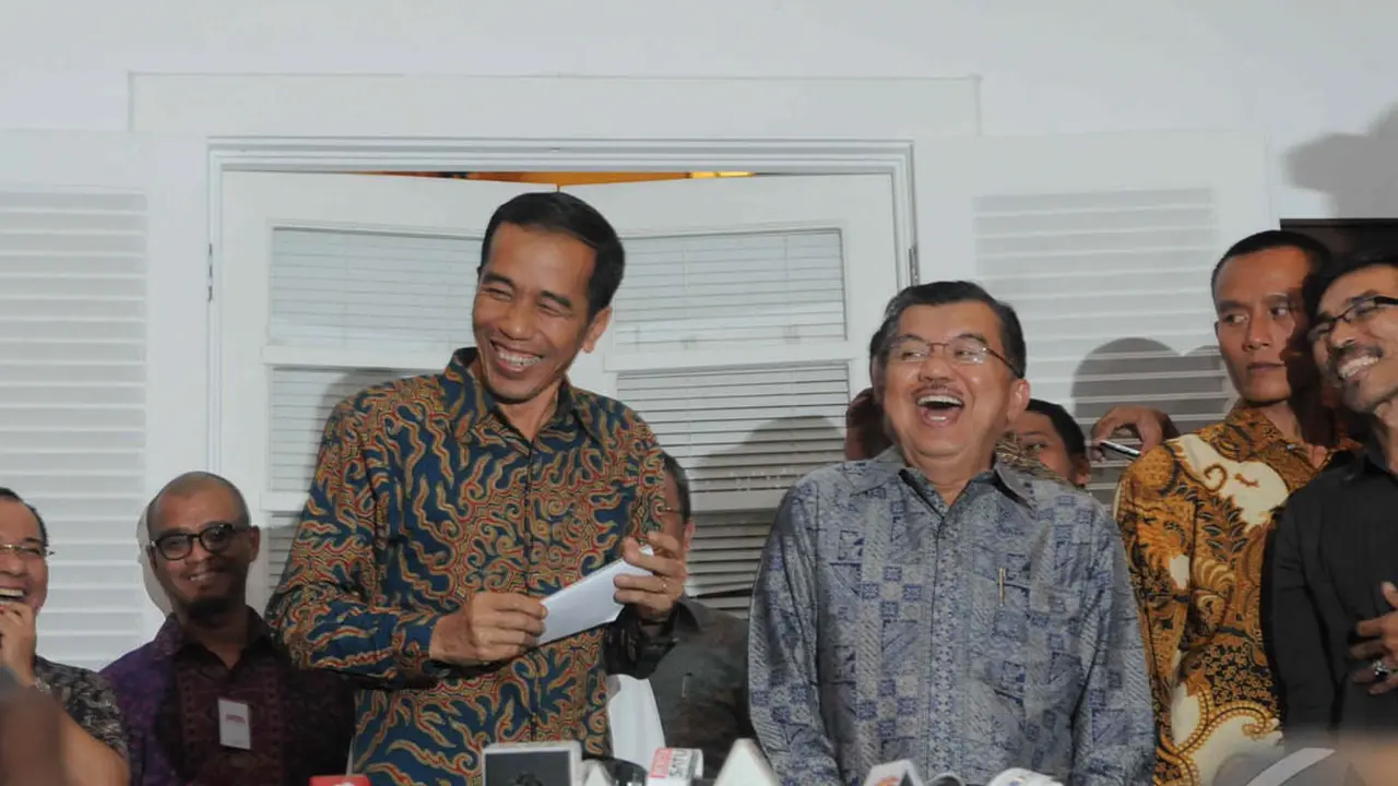 Tawa Puas Jokowi-JK Saat Umumkan Jumlah Menteri