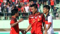 Rudiyana (kanan) terharu dengan sambutan Pasoepati sejak gabung Persis Solo. (Bola.com/Romi Syahputra)