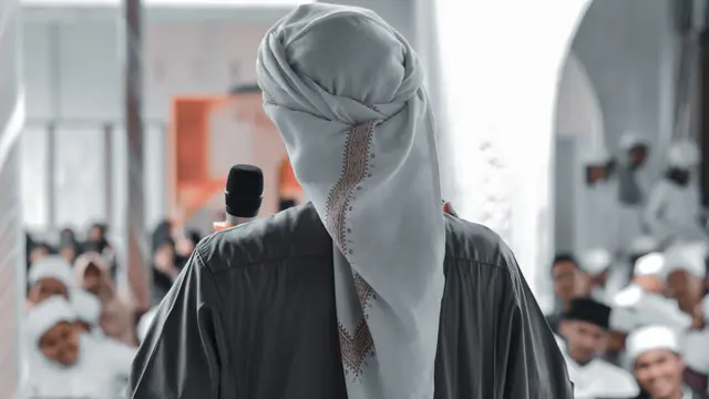 Pantun Islami Penuh Makna
