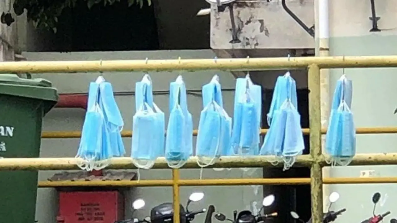 Viral Aksi Pria Penimbun Masker Bekas Didaur Ulang untuk Dijual Lagi