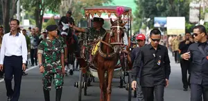 Empat hari perjalanan kereta kuda Solo menuju Medan di resepsi kedua Kahiyang & Bobby.