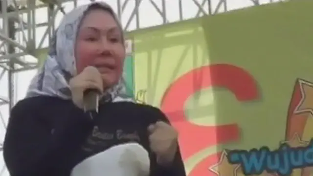 Liputan6 Siang 03-11-2013 |1| Mayat Dalam Koper, Ratu Atut Muncul Lagi, Menaklukkan Sungai Untuk Bepergian, Bocah Miskin Menderita Lumpuh