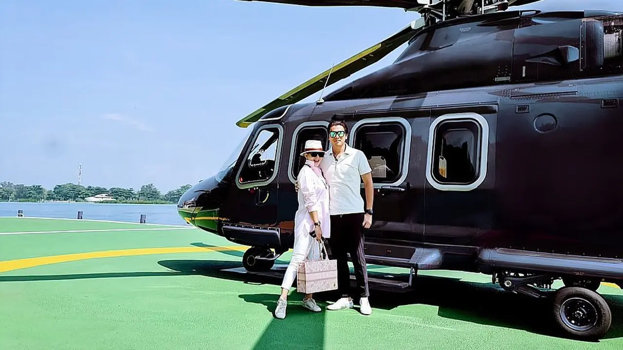 Pakai Helikopter, Ini 7 Momen Liburan Syahrini dan Reino Barack di Sebuah Pulau