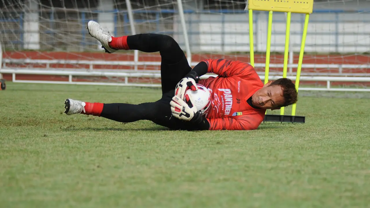 Kiper Persib Bandung, I Made Wirawan.