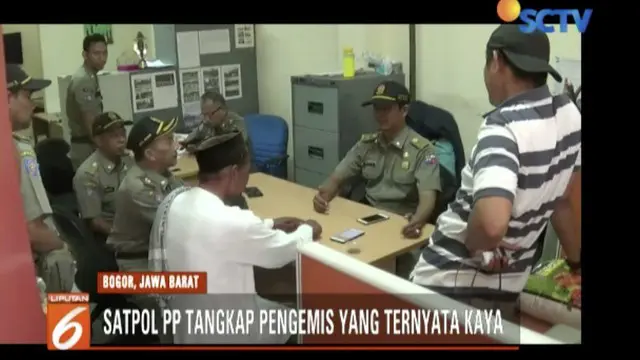 Satpol PP tangkap seorang pengemis kaya raya bernama Enur yang biasa mangkal di perempatan Yasmin, Bogor.