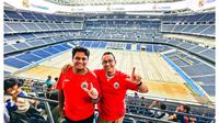 Anies Baswedan liburan di Spanyol saat PKS resmi mengusung dirinya maju sebagai Cagub Jakarta 2024. Anies tampak memarkan pose dirinya saat berada di Stadion Santiago Bernabeu, Madrid melalui media sosialnya. (Foto: Akun X @aniesbaswedan)