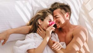 Ilustrasi pasangan suami istri/copyright freepik.com/lookstudio