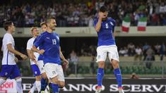 Italia meraih kemenangan 2-0 atas Finlandia pada laga persahabatan di Stadion Marc'Antonio Bentegodi, Verona, Selasa (7/6/2016) dini hari WIB. (AFP/Olivier Morin)