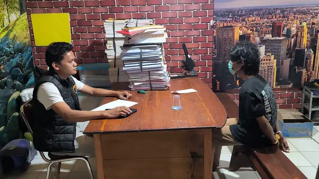 Pria Hendak Buang Jasad Kekasih