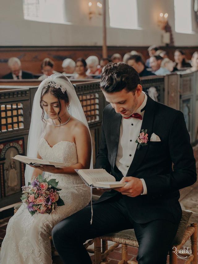 Bintang Uttaran Sreejita De menikah dengan MIchael Blohm Pape (Photo shot by @raabta.studios, taken from @sreejita_de via Instagram)