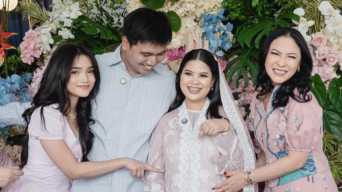 6 Potret Tampilan Feminim Fuji An Dibalut Dress Soft Pink Rp500 ribuan saat Hadir di Gender Reveal dan Tujuh Bulanan Kakaknya