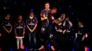 Striker PSG, Kylian Mbappe, saat menghadiri peluncuran patung lilinnnya di Museum Grevin, Paris, Kamis (17/5/2018). Patung ini merupakan apresiasi karena keberhasilannya meraih gelar pemain muda terbaik dan trofi Liga Prancis. (AFP/Christophe Simon)