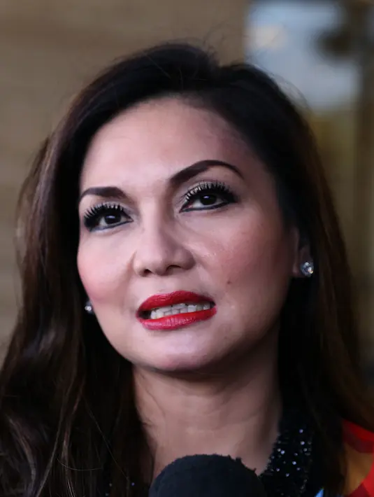 Meski sudah terlepas dari Farhat Abbas, Nia Daniati rupanya masih harus berurusan dengan mantan suaminya tersebut lantaran persoalan harta gono gini. (Wimbarsana/Bintang.com)