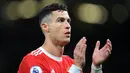 <p>Cristiano Ronaldo lagi-lagi keluar sebagai penyelamat Manchester United dari kekalahan saat menjamu Chelsea di hadapan publik sendiri. (AFP/Lindsey Parnaby)</p>