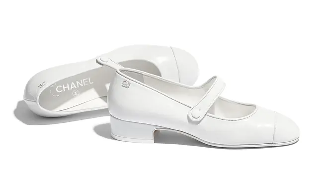 Bergaya Chic dan Smart dengan The Mary Jane Shoes dari Chanel