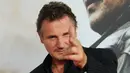 Aktor Liam Neeson dikabarkan tengah berkencan dengan wanita ‘sangat terkenal’ setelah tujuh tahun kehilangan sang istri, Natasha Richardson dalam sebuah kecelakaan ski. Neeson tidak akan mengatakan siapa wanita misterius tersebut. (Bintang/EPA)