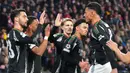 Pemain Arsenal merayakan kemenangan atas PSV Eindhoven dengan skor telak 7-1 dalam laga leg pertama 16 besar Liga Champions 2024/2025 yang digelar di Philips Stadion, Rabu (5/3/2025) dini hari WIB. (AP Photo/Peter Dejong)