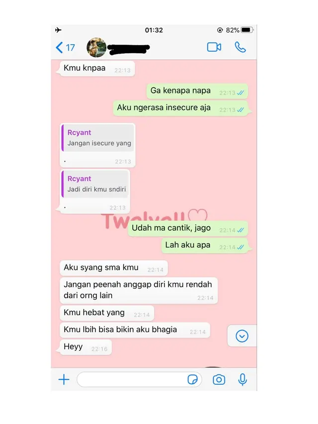 6 Chat Insecure dengan Penampilan Ini Bikin Senyum Tipis