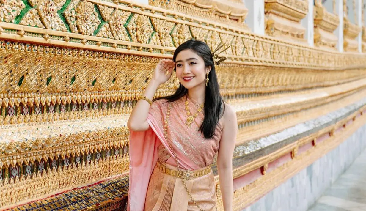 Thailand, memang menjadi salah satu destinasi pilihan banyak selebriti untuk menjalani liburan. Banyak yang mengunjungi Thailand untuk menikmati wisata kuliner hingga wisata alamnya yang indah. (Liputan6.com/IG/@febbyrastanty)