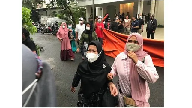 7 Potret Suasana Rumah Duka Vanessa Angel dan Bibi Andriansyah, Dijaga Sejumlah Aparat