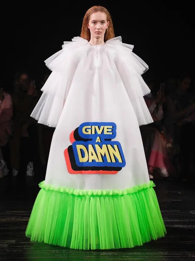 Gaun unik Victor & Rolf