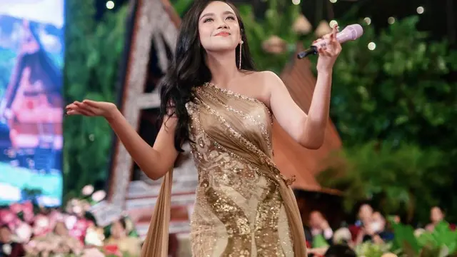 Tampilan Lyodra Ginting di nikahan Jessica Mila, credit: Instagram (@lyodraofficial)