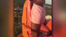 Simak video kocak yang menampilkan seorang pria berwajah pemberani yang pingsan berkali-kali naik rollercoaster. Sumber: UNILAD.