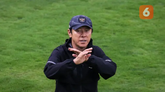 Foto: Timnas Indonesia Kena Kecoh Hujan saat Latihan Jelang Hadapi Vietnam di Piala AFF 2022, Sudah Balik tapi Ditelpon Kembali ke Lapangan