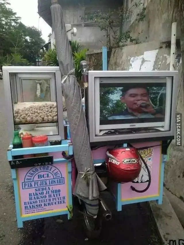 9 Potret Nyeleneh Desain Gerobak Jualan, Bentuknya Mirip Bus