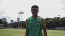 Bek Timnas Indonesia, Rachmat Irianto, usai mengikuti latihan di Lapangan ABC Senayan, Jakarta, Selasa (16/1/2018). Pemusatan latihan ini dilakukan jelang Asian Games 2018. (Bola.com/Vitalis Yogi Trisna)