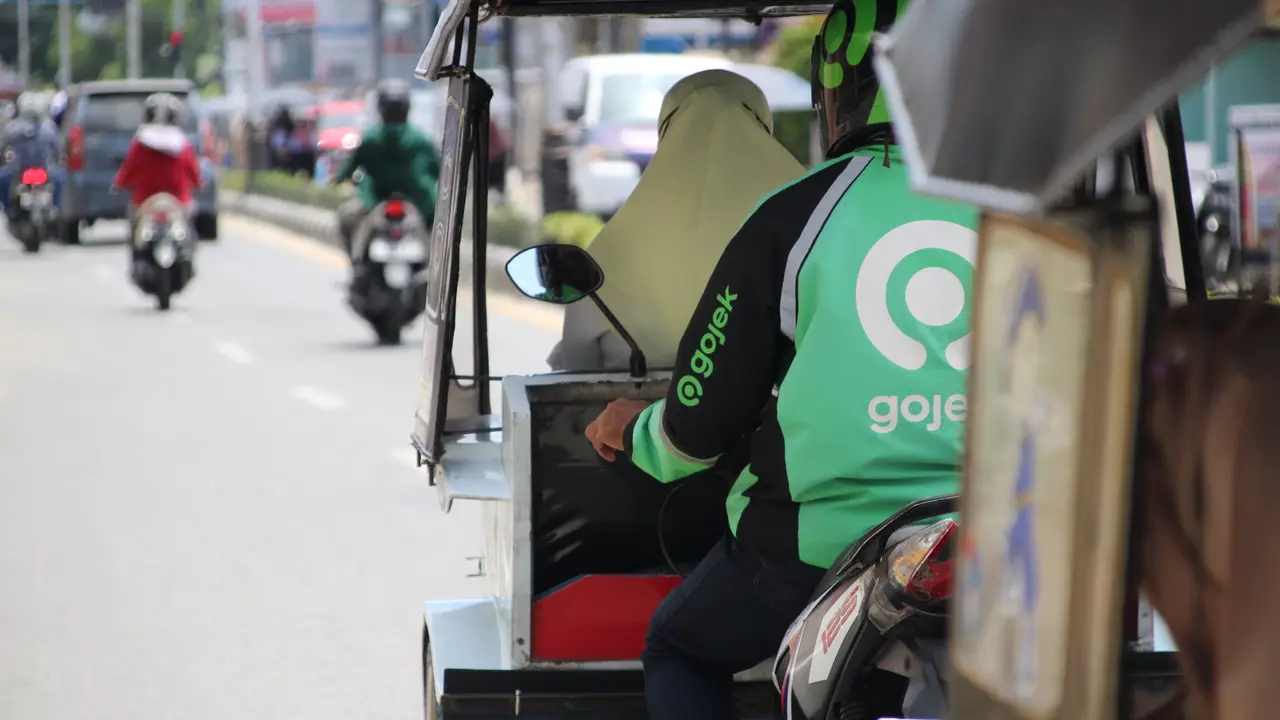 Gojek bentor merupakan salah satu alat transportasi masyarakat Gorontalo dan menjadi kearifan lokal  (Foto: Arfandi Ibrahim/Liputan6.com)